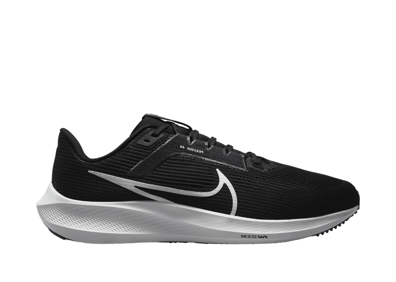 Nike Air Zoom Pegasus 40 (Wide) – Energetic cushioning and secure fit for fast walking or transportation days