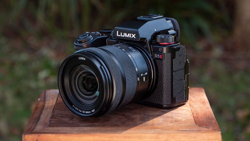 Panasonic Lumix S5 II – Budget-friendly full-frame low-light beast