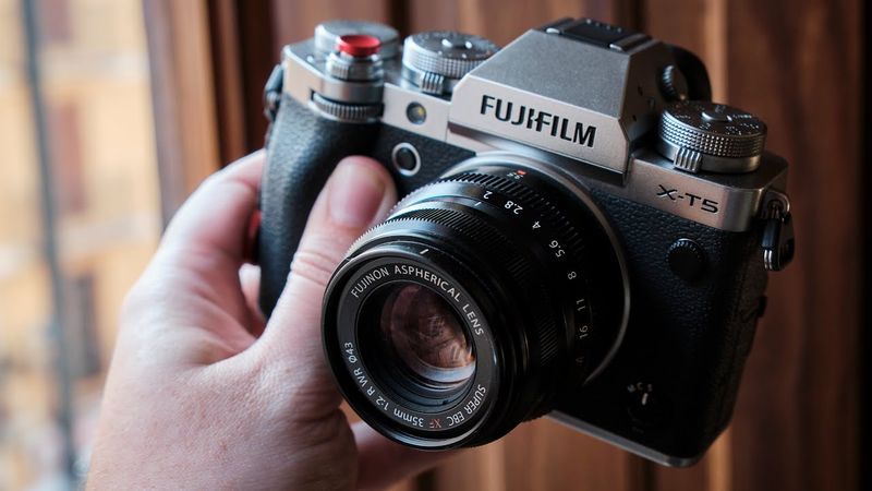 Fujifilm XF 35mm f/2 R WR