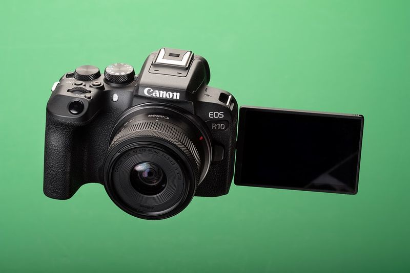 Canon EOS R10