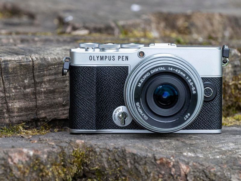 Olympus PEN E-P7 with 17mm f2.8