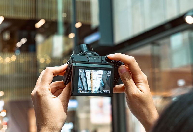 Canon PowerShot G7 X Mark III – Lightweight, 1-inch sensor, and 4K video capability.