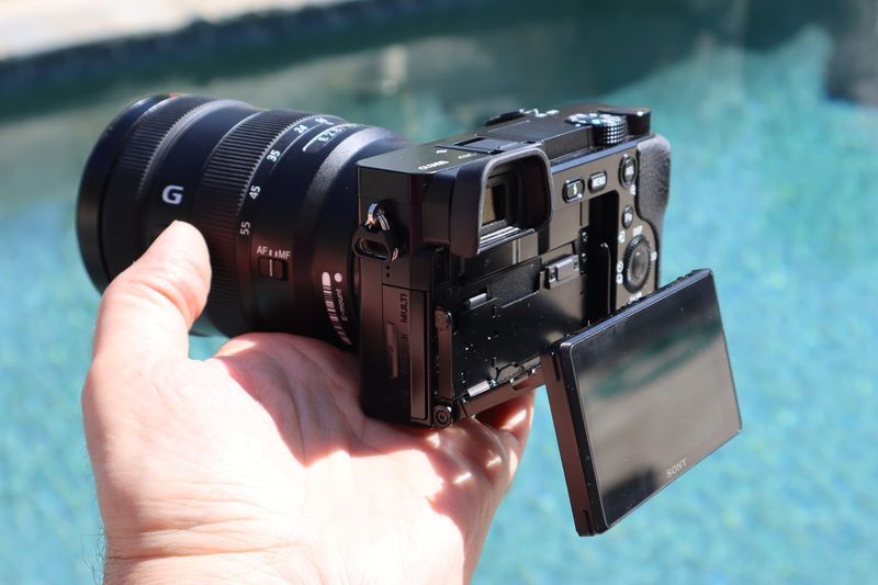 Sony a6100