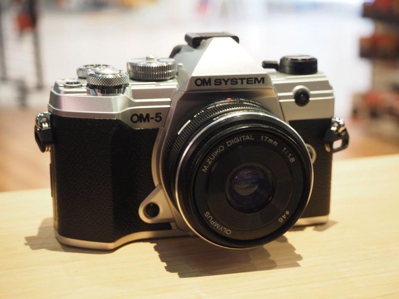 Olympus OM System OM-5 with 17mm f1.8
