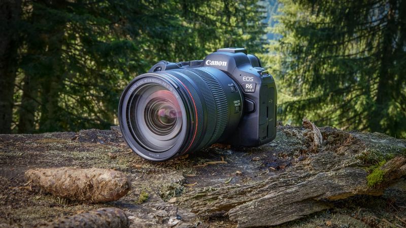 Canon EOS R6 Mark II – The low-light all-rounder for snowy adventures