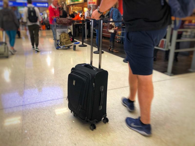 Travelpro Crew VersaPack 21-Inch Expandable Spinner