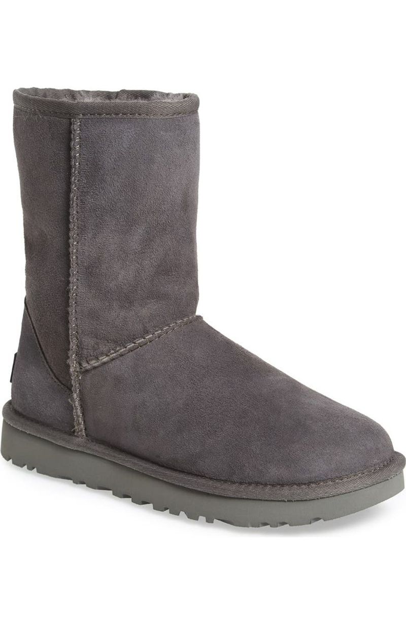 UGG Classic Short II (Cold-Weather Travel)