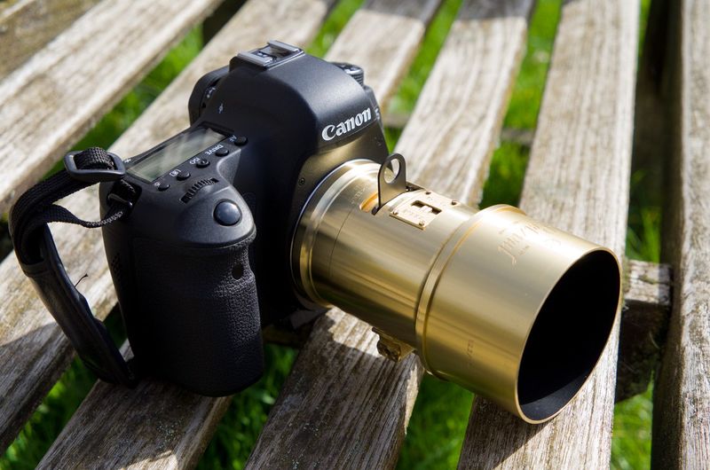 Lomography Petzval 85mm f/2.2