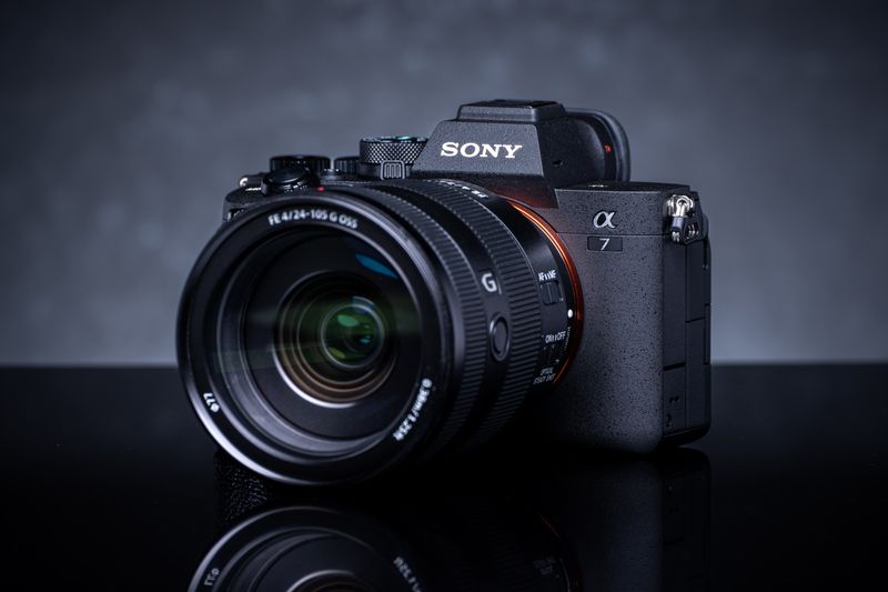 Sony α7 IV — High-Resolution Night Champion