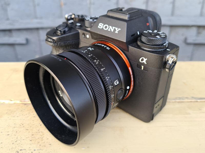 Sony FE 24mm f/2.8 G
