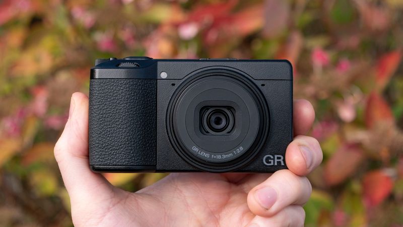 Ricoh GR IV - Good Design Award (2025) + DGP Imaging Award (Compact category)