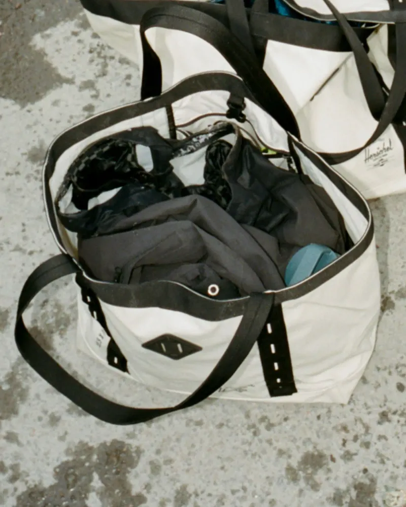 Herschel Gear Tote – 33L