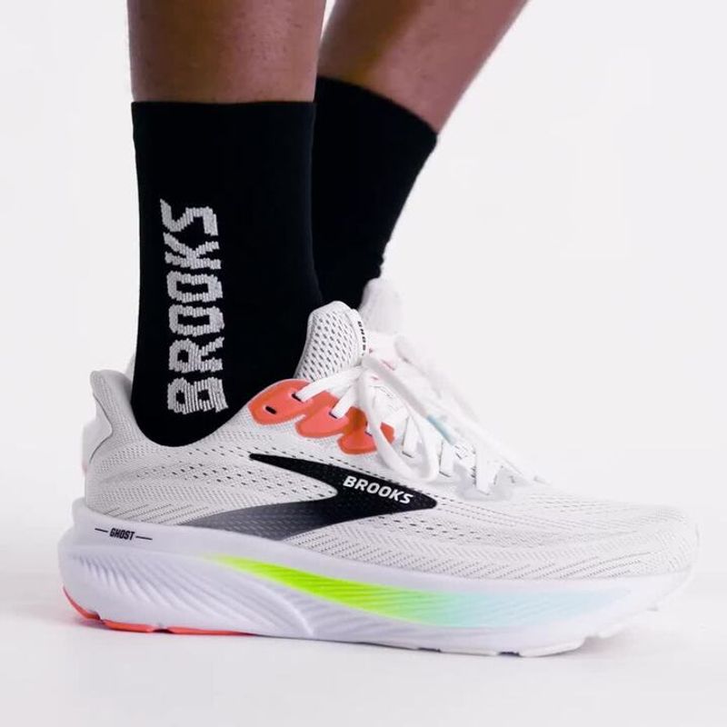 Brooks Ghost 17 (Wide): The Safe, Comfy Pick for Unpredictable Itineraries