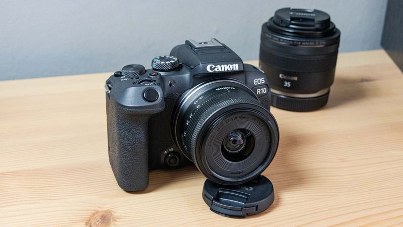 Canon EOS R10