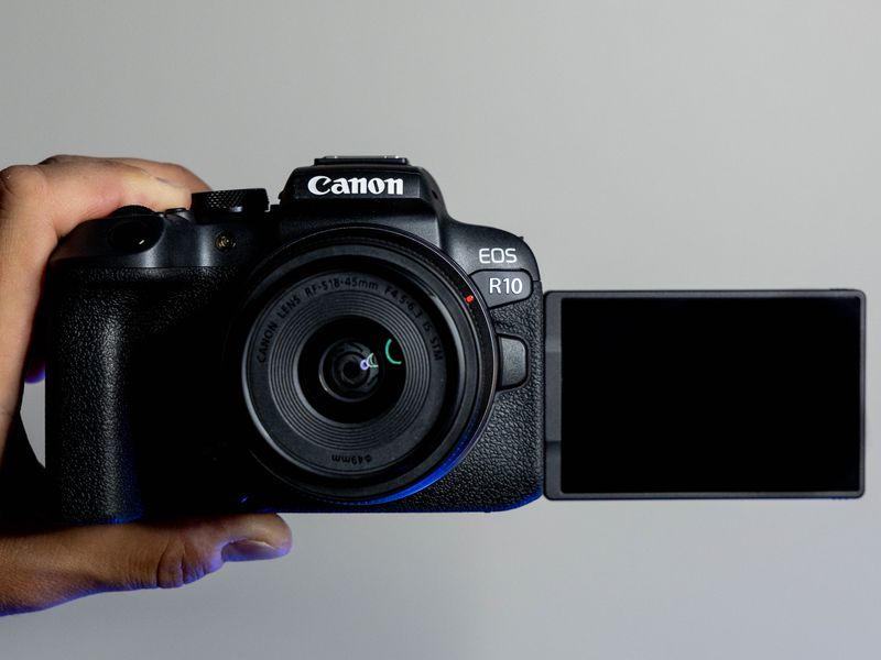 Canon EOS R10
