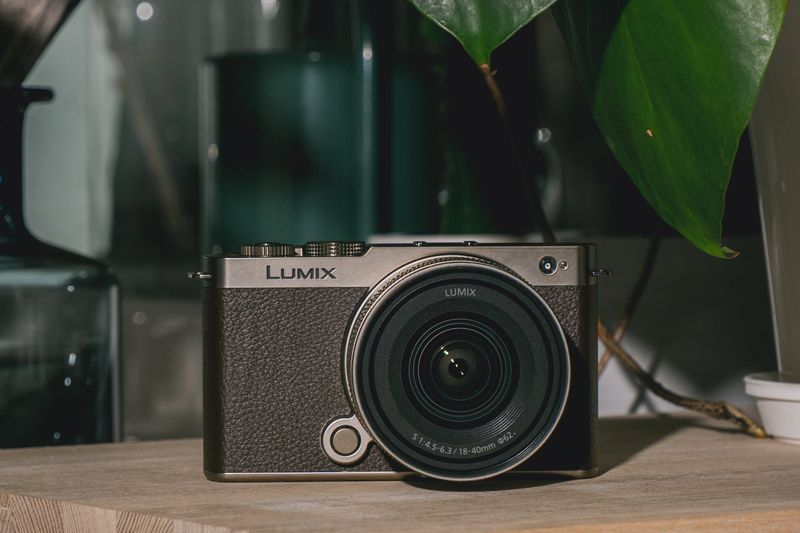 Panasonic Lumix S9