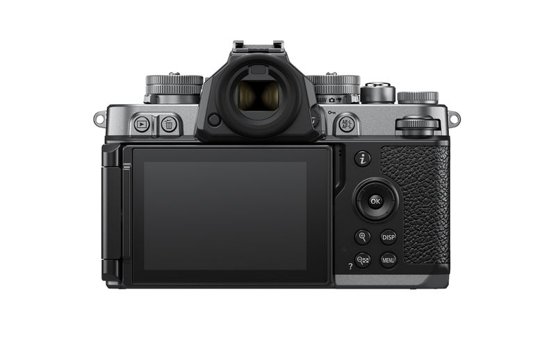 Nikon Zf — Retro Style with Night Skill