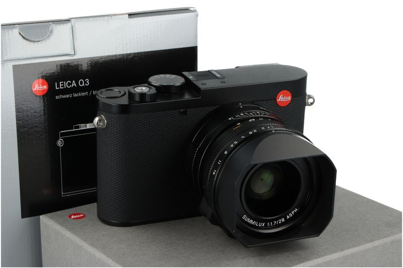 Leica Q3 – The Ultimate Street Photography Compact