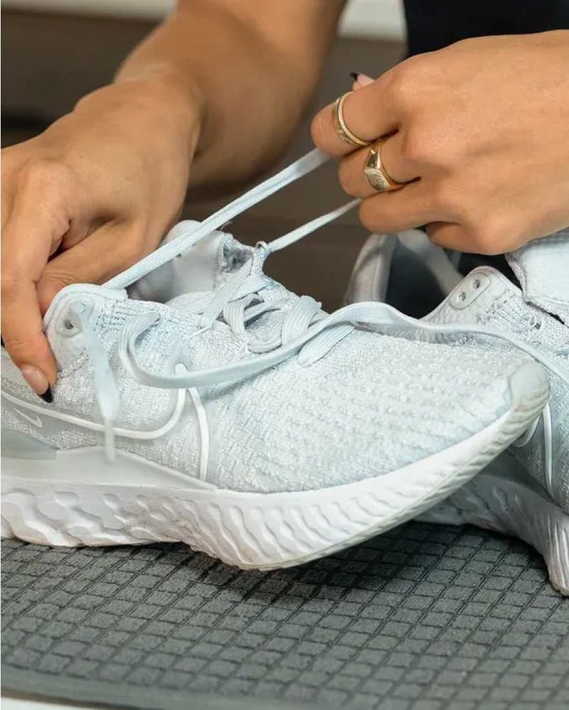 Nike Interact Run - Budget Sporty Comfort