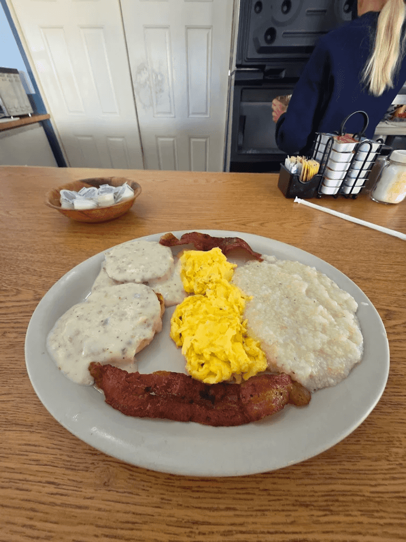Biscuits and gravy worth the stop