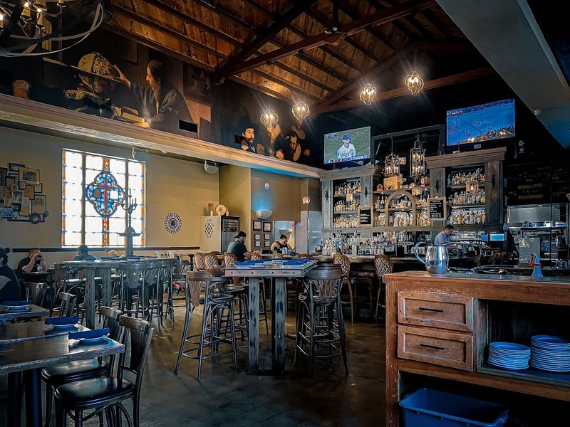 Happy Hour Deals and Weekend Reservations Worth Knowing About Happy Hour Deals and Weekend Reservations Worth Knowing About
