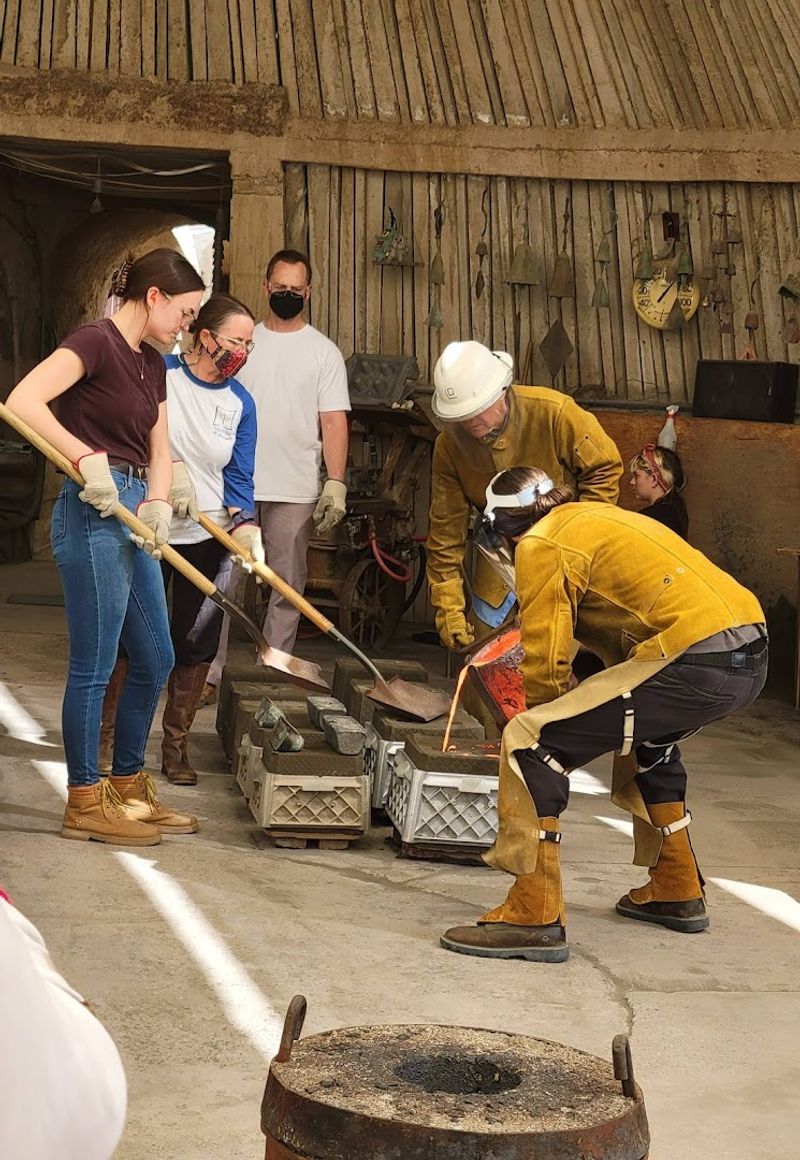 Hands-On Workshops Where You Become the Artist