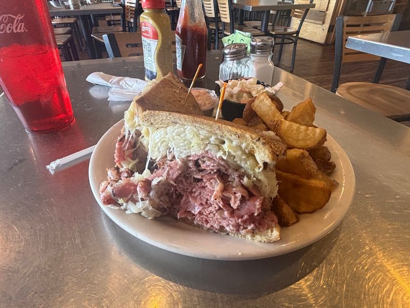 Pastrami So Good It Earns Return Trips Pastrami So Good It Earns Return Trips