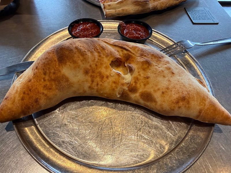 The Calzone Selection: Giant Pockets of Deliciousness The Calzone Selection: Giant Pockets of Deliciousness