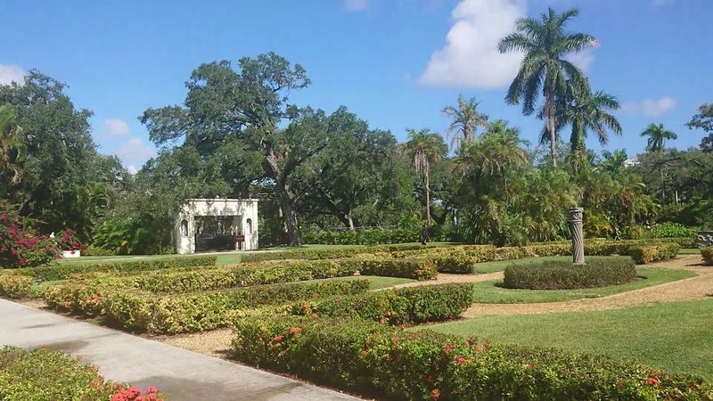 The Peaceful Gardens and Gorgeous Banyan Trees The Peaceful Gardens and Gorgeous Banyan Trees
