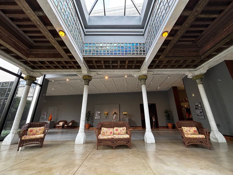 A Calm Space Built for Taking Your Time A Calm Space Built for Taking Your Time