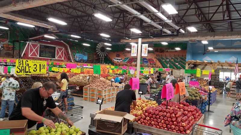 A Family Market Built on Fresh Roots A Family Market Built on Fresh Roots