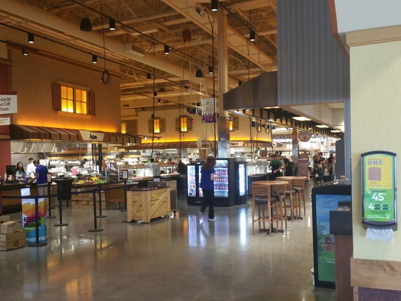 A Grocery Store That Doubles as a Restaurant A Grocery Store That Doubles as a Restaurant