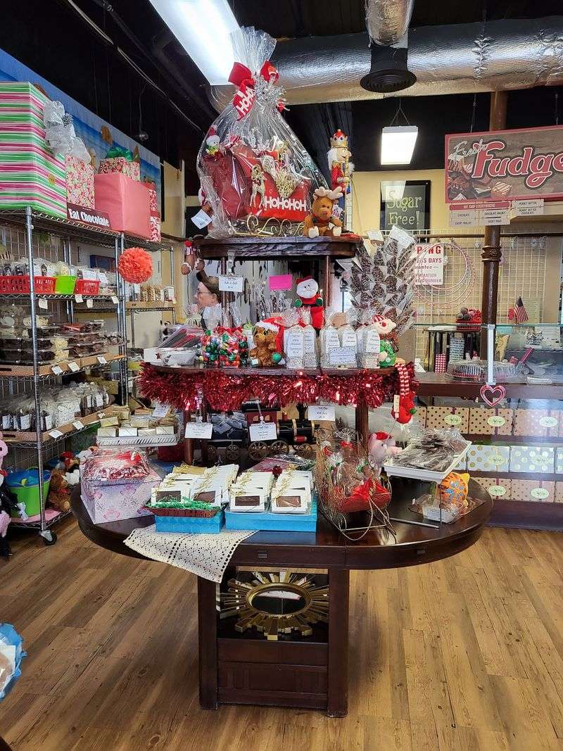 A Nostalgic, Festive Little Shop A Nostalgic, Festive Little Shop