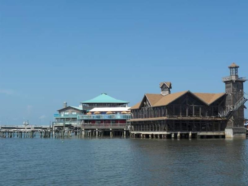 A Port Town That Once Buzzed With Big Ambitions