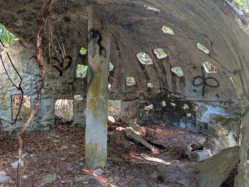 A Roadside Attraction From a Bygone Era A Roadside Attraction From a Bygone Era
