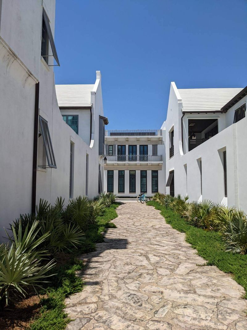 A White Town on Florida's Emerald Coast A White Town on Florida's Emerald Coast