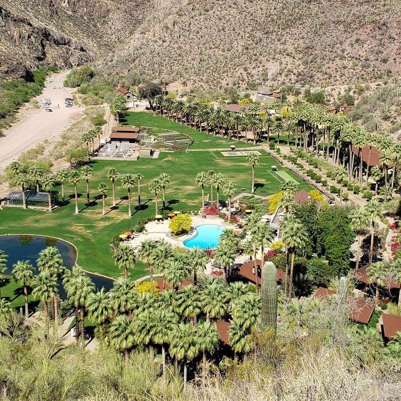 An Adults-Only Retreat Built for Occasions An Adults-Only Retreat Built for Occasions