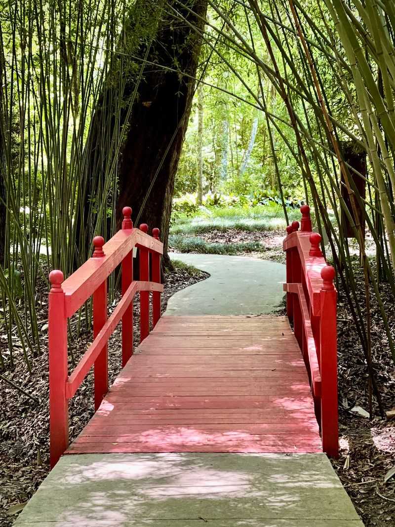 An Easygoing Spot for Families and Couples