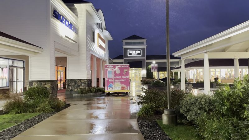 An Outdoor Mall Without the Hallways An Outdoor Mall Without the Hallways