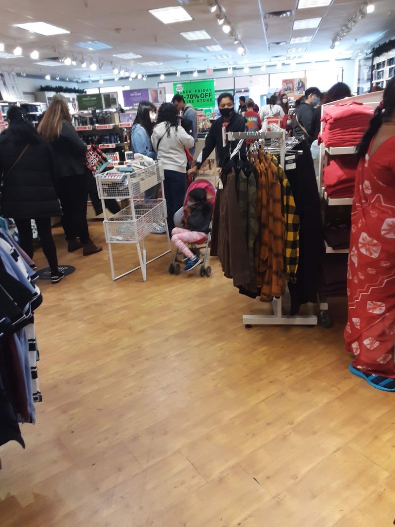 Black Friday And Holiday Shopping Black Friday And Holiday Shopping