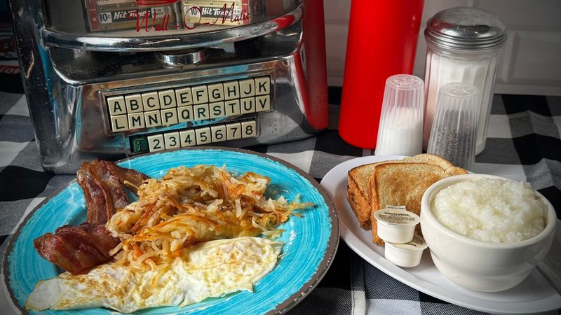 Breakfast That Draws a Morning Crowd Breakfast That Draws a Morning Crowd