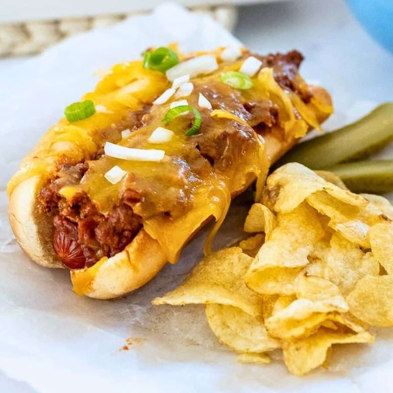 Chili Dogs, Pizza Puffs And Other Crowd-Pleasers Chili Dogs, Pizza Puffs And Other Crowd-Pleasers
