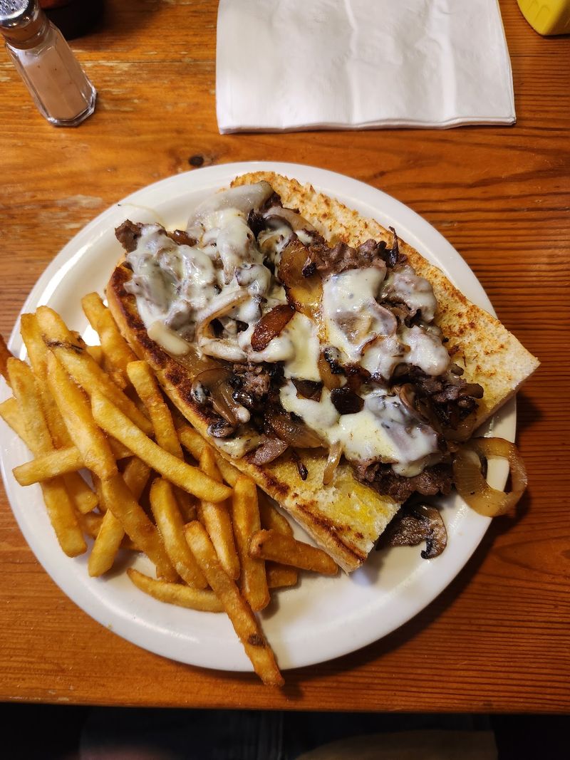 Comfort Food That Keeps Locals Loyal Comfort Food That Keeps Locals Loyal