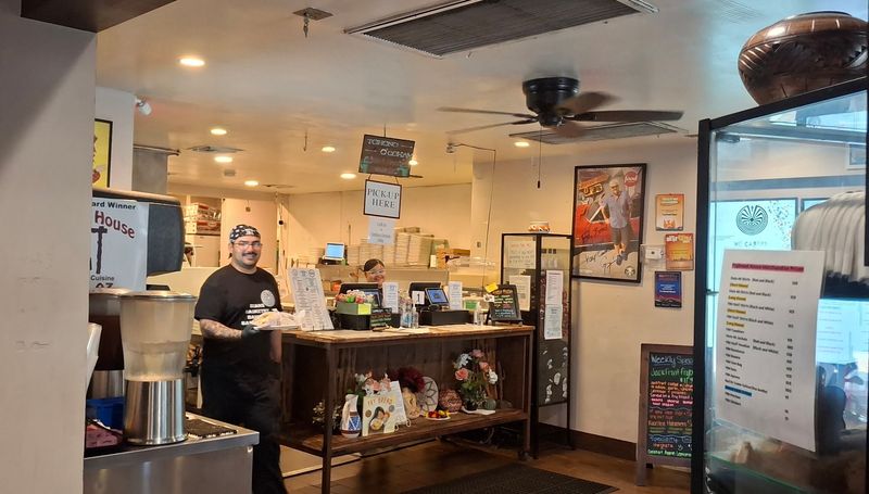Fast Counter Service That Keeps Moving Fast Counter Service That Keeps Moving