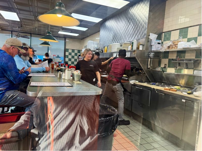 Friendly Faces and a Kitchen That Hustles