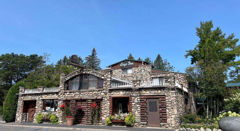 Grand Homes Along the Route