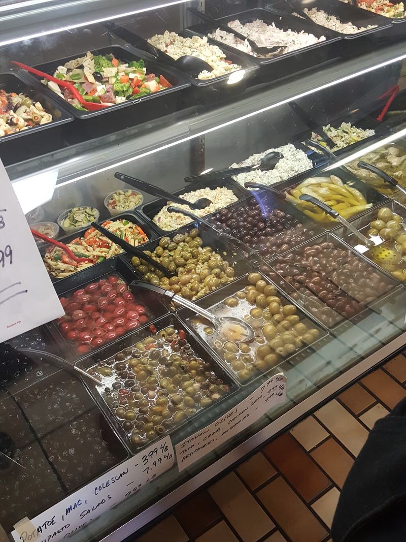 Hot Dishes For The Full Sit-Down Experience