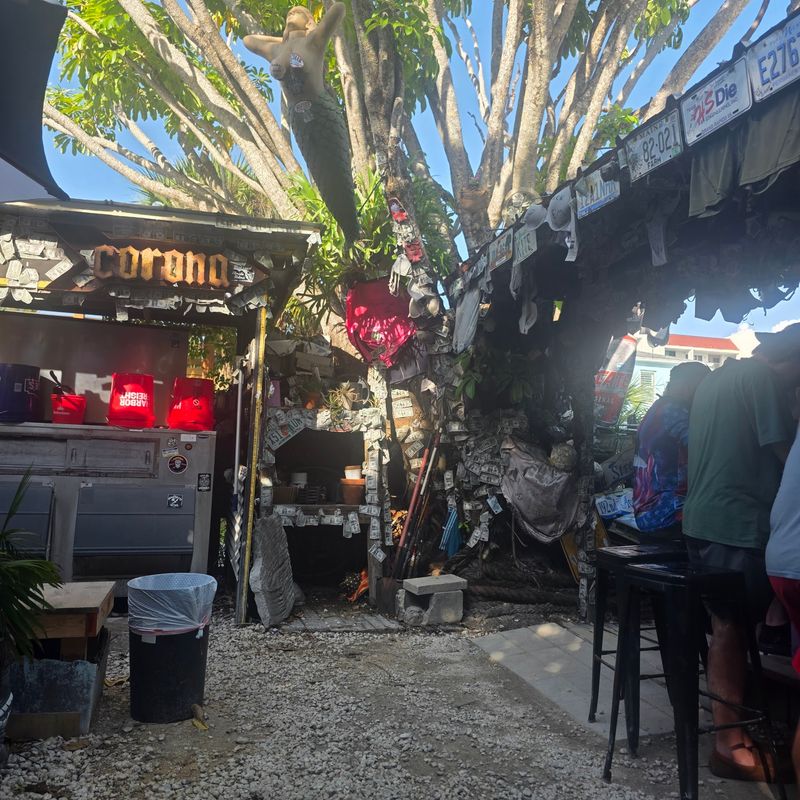 Indoor and Outdoor Bars With Room to Roam Indoor and Outdoor Bars With Room to Roam