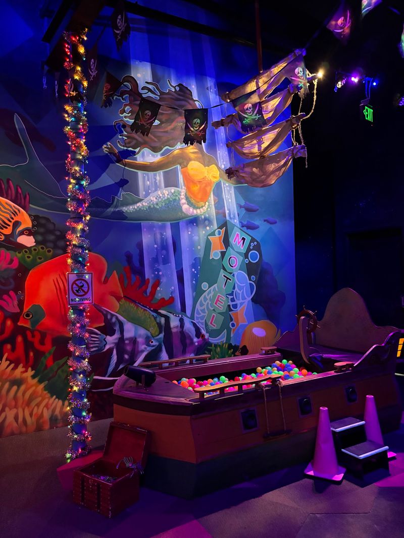 Mini Golf Inside the Museum Mini Golf Inside the Museum