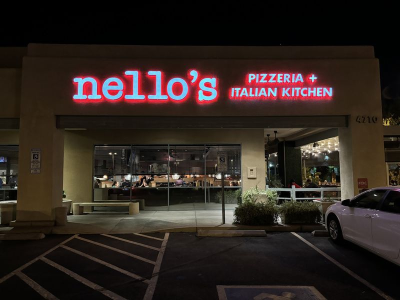 Nello's Pizza, Phoenix, Arizona Nello's Pizza, Phoenix, Arizona